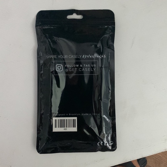 NWT Casely iPhone XR case - Picture 5 of 6
